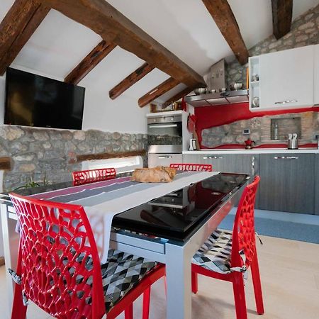 Apartamento Loft In Piazza Con Soppalco Cividale del Friuli Exterior foto