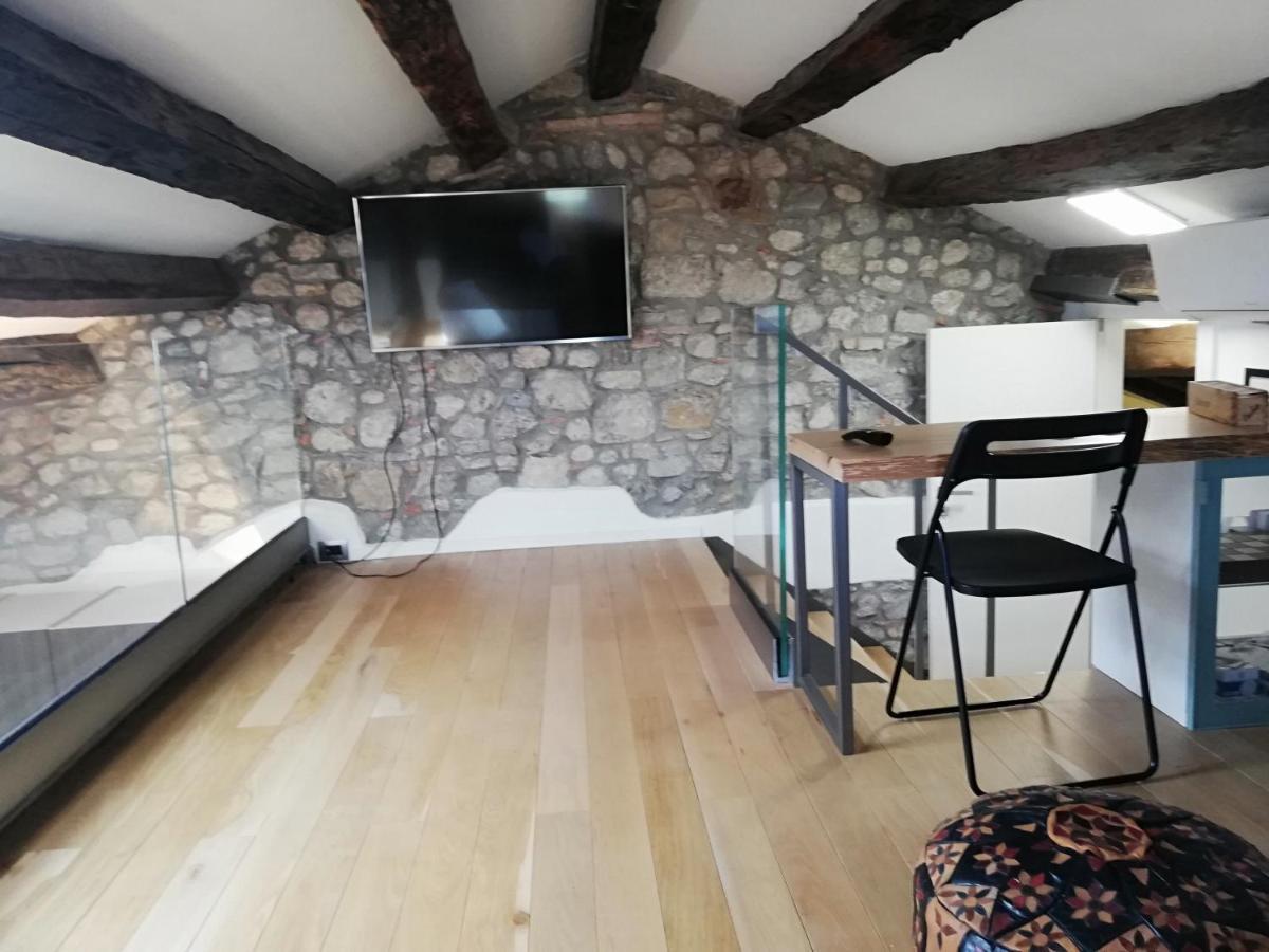 Apartamento Loft In Piazza Con Soppalco Cividale del Friuli Exterior foto