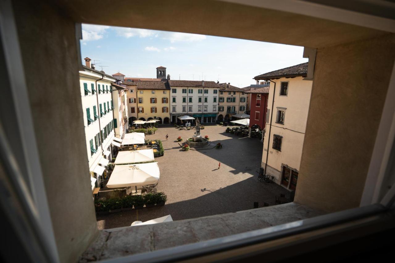 Apartamento Loft In Piazza Con Soppalco Cividale del Friuli Exterior foto