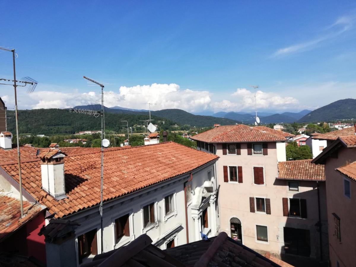 Apartamento Loft In Piazza Con Soppalco Cividale del Friuli Exterior foto