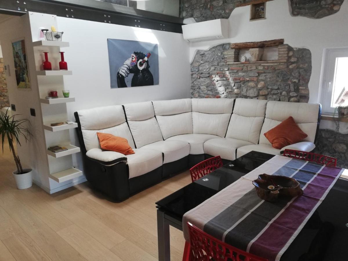 Apartamento Loft In Piazza Con Soppalco Cividale del Friuli Exterior foto