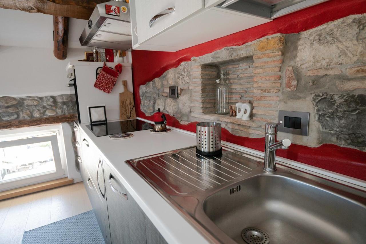 Apartamento Loft In Piazza Con Soppalco Cividale del Friuli Exterior foto