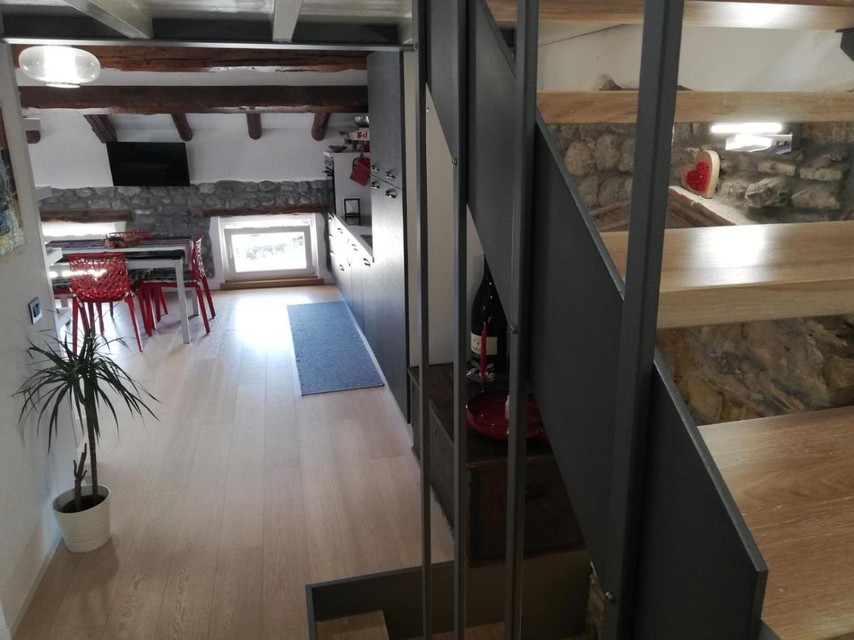 Apartamento Loft In Piazza Con Soppalco Cividale del Friuli Exterior foto