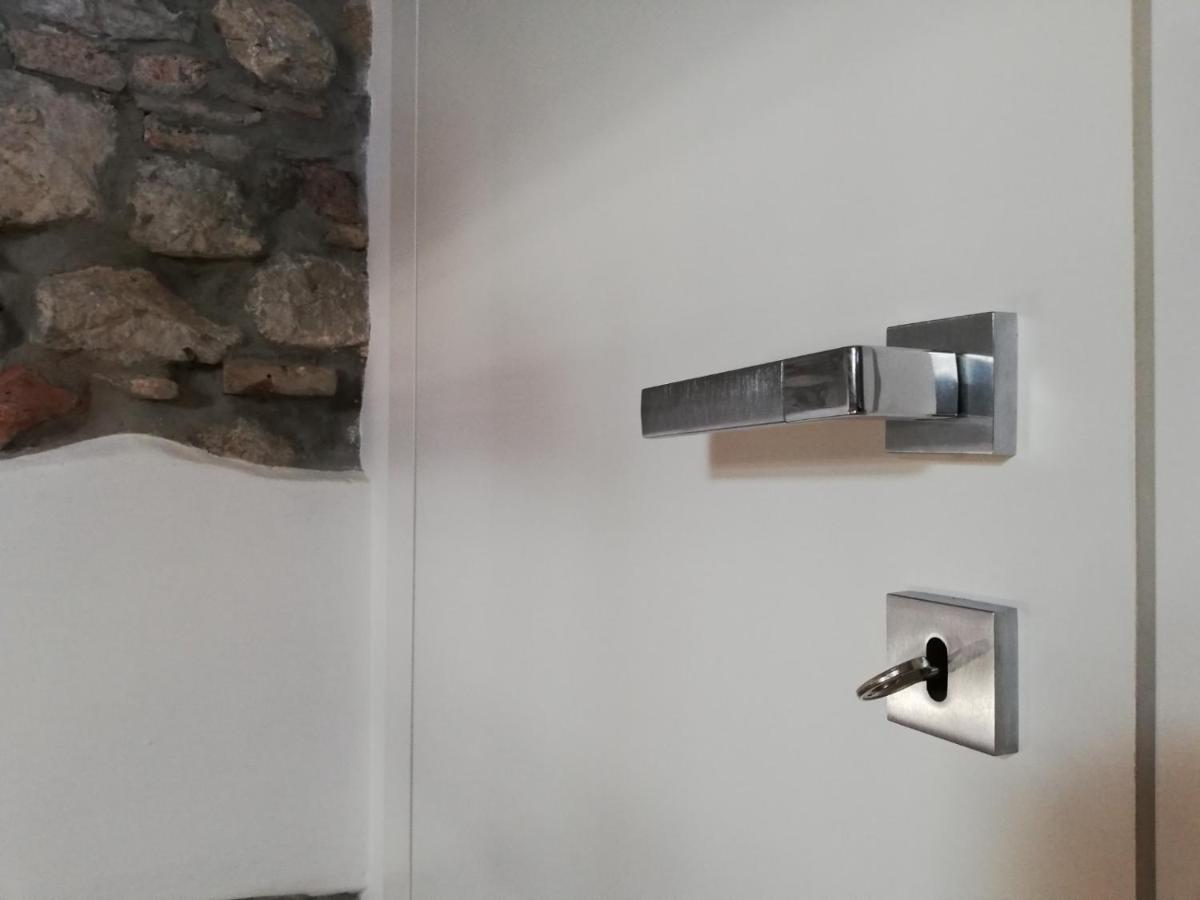 Apartamento Loft In Piazza Con Soppalco Cividale del Friuli Exterior foto