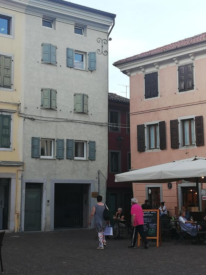 Apartamento Loft In Piazza Con Soppalco Cividale del Friuli Exterior foto