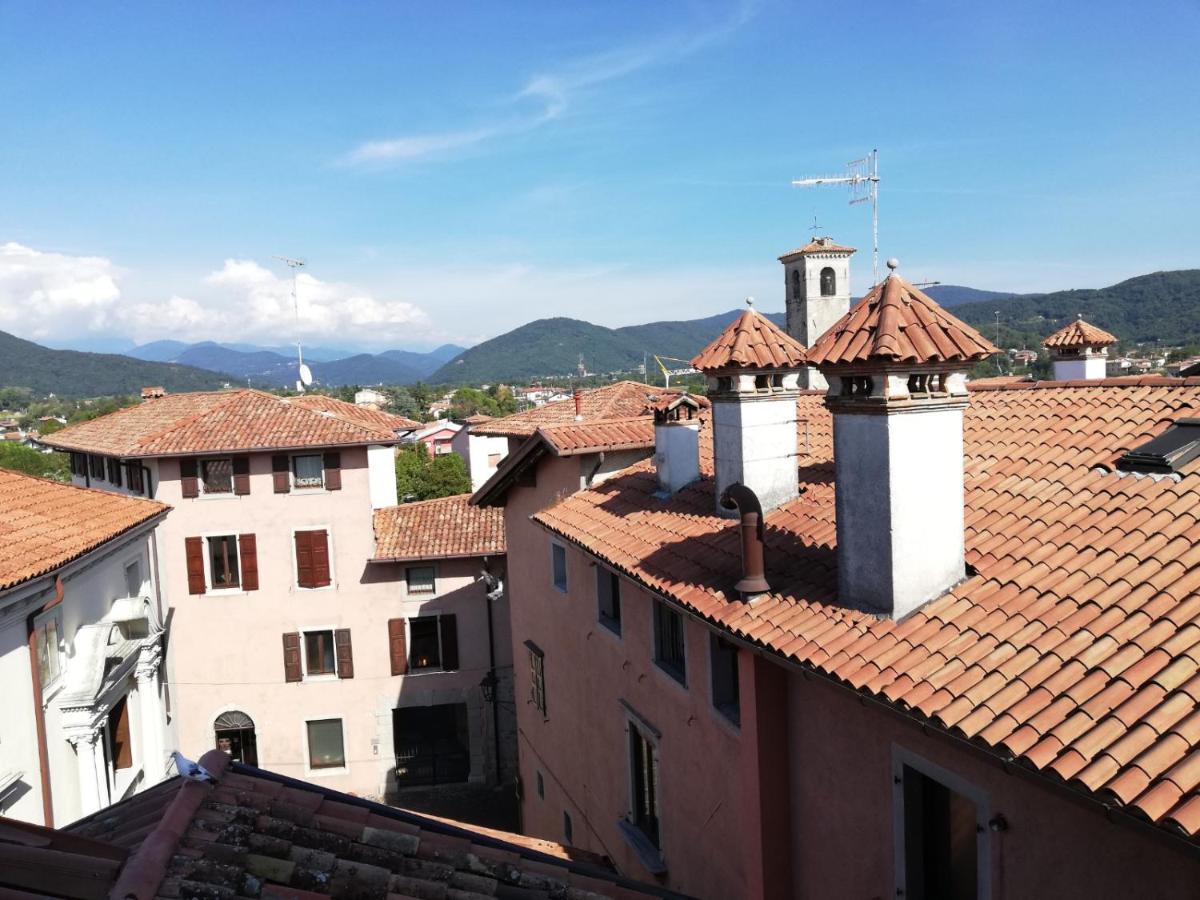 Apartamento Loft In Piazza Con Soppalco Cividale del Friuli Exterior foto