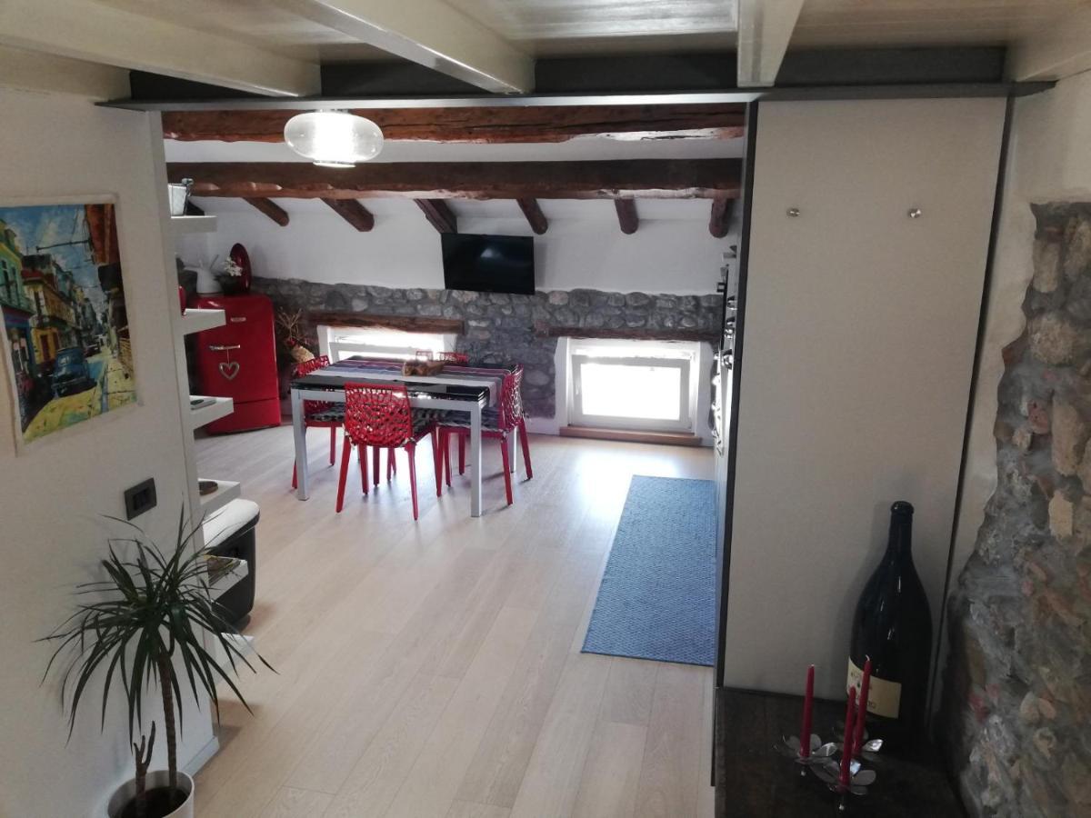 Apartamento Loft In Piazza Con Soppalco Cividale del Friuli Exterior foto