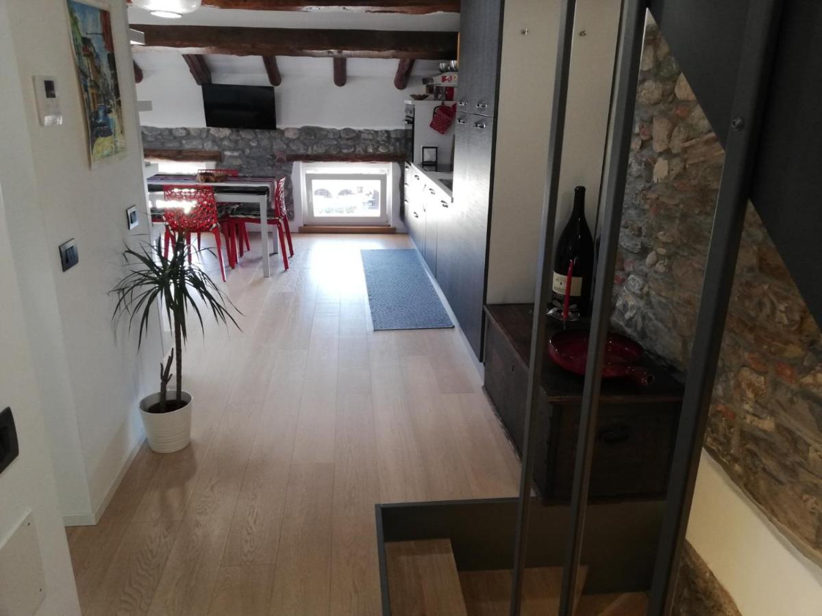 Apartamento Loft In Piazza Con Soppalco Cividale del Friuli Exterior foto